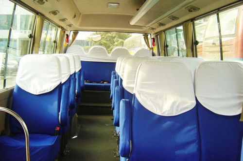 誰知道北京哪個租車公司服務好啊 旅游包車25座的車大概多少錢一天啊