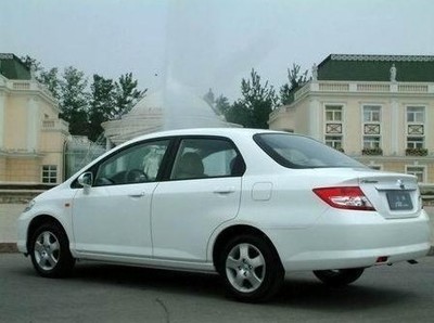 程誠租車 長沙黃花機場租車包車服務，200元起市內接送機